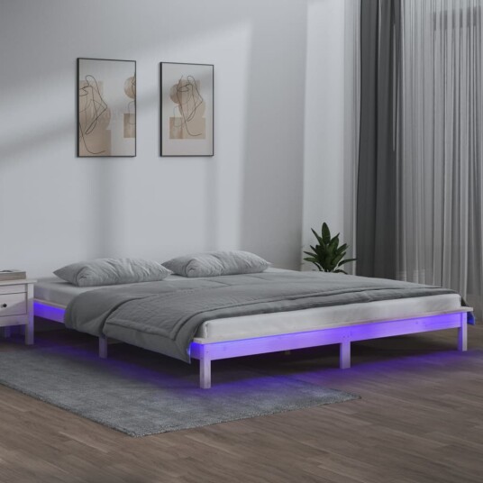 vidaXL Sengeramme med LED hvit 140x190 cm heltre