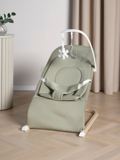Beemoo PLAY Swift Vippestol Sage/Light Wood Beemoo PLAY Swift Vippestol Sage/Light Wood