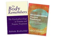 The Body Remembers Volume 1 And Revolutionizing Trauma Treatment, Two-Book Set Av Babette Rothschild