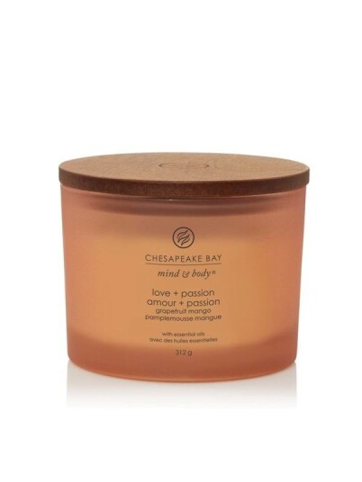Chesapeake Bay Scented candle with wooden lid - Grapefruite Mango