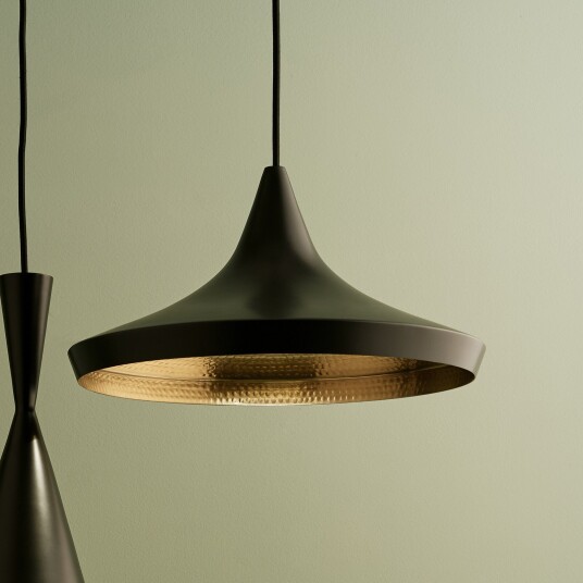 Tom Dixon Beat Flat LED hengelampe svart Ø 56 cm Stue 21 Svart
