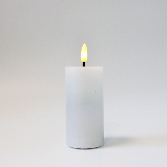Ledlife LED Blokklys 10cm høy flammeeffekt hvit Ø5cm fungerer m. fjernkontroll ekte stearin Ledlife LED Blokklys 10cm høy flammeeffekt hvit Ø5cm fungerer m. fjernkontroll ekte stearin