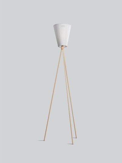 Oslo Wood gulvlampe beige med skjerm Hvit Oslo Wood gulvlampe beige med skjerm Hvit
