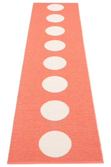 Pappelina Vera matte flamingo 70x300 cm
