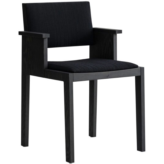 Vaarnii 016 Maasto Spisestol Med Armlener Helkledd Sort