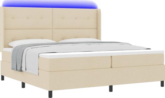 Bokfjær Seng med Madrass og LED Krem 200x200 cm Stoff
