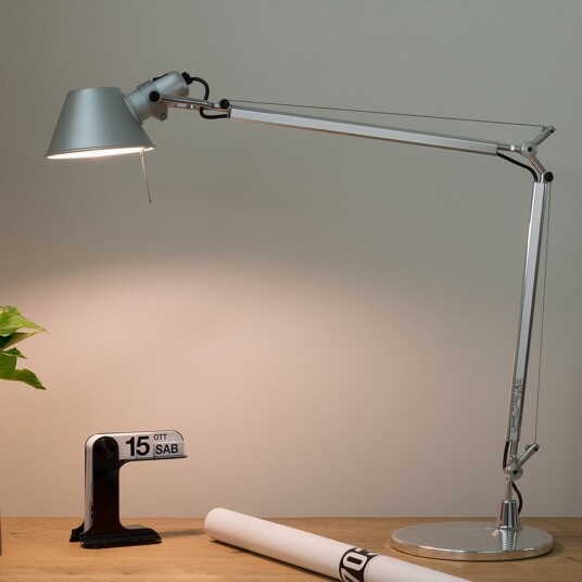 Artemide Tolomeo bord/gulv/vegglampe aluminium Artemide Tolomeo bord/gulv/vegglampe aluminium