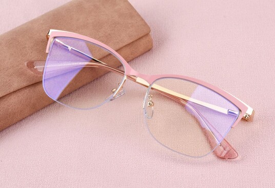 Eo Selection Damebriller Bulmer fra eo Selection Rosa Metall cateye Medium