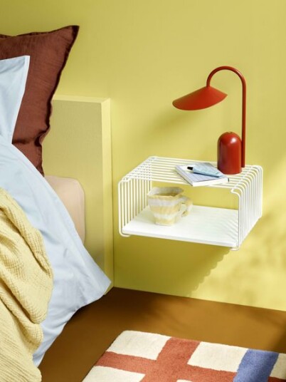 Montana Panton Bokhylle i Halv Høyde med Tråd 07 – Svart Rød 17,2 cm x 25,7 cm