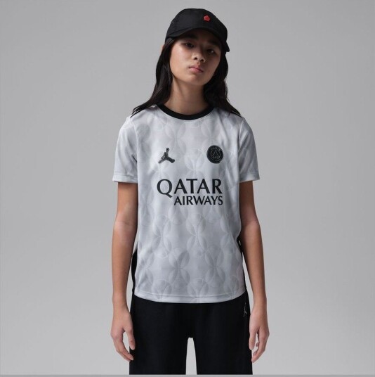 Paris Saint Germain Trenings T Skjorte Dri FIT Academy Pro Pre Match Jordan x PSG Night Edition   Grå/Svart Barn   Nike størrelse XS: 122 128 cm