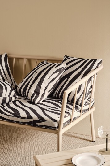 Jotex Putesett Sofa Svart zebra MENTON 1789656100