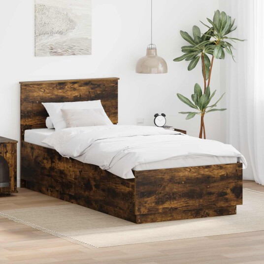 Sengestamme med hodegjerde Røkt eik 90 x 190 cm Konstruert tre