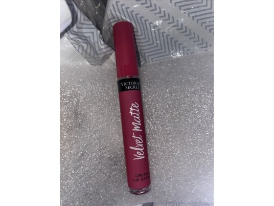 Victoria"s Secret Velvet Matte Cream Lip Stain Liquid Lipstick Adore 3 Ml