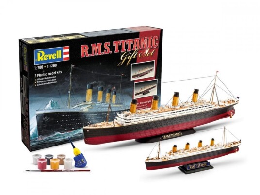 Revell Gavesett 1/700 and 1/1200 R.M.S Titanic