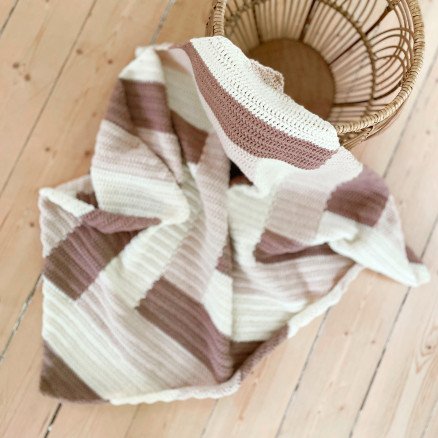 Fiskebeinteppe 2 Baby av Milla Billa Garnpakke til hekling av Fiskebeinteppe 2 Baby 80 x 100 cm