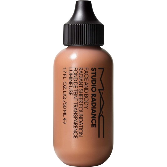 MAC Studio Radiance 50 ml Foundation W4 - Vannavstøtende og Fuktighetsgivende