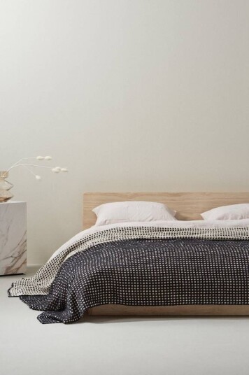 Jotex MONI sengeteppe Svart/beige 1709130-01-44 1722117-02-24