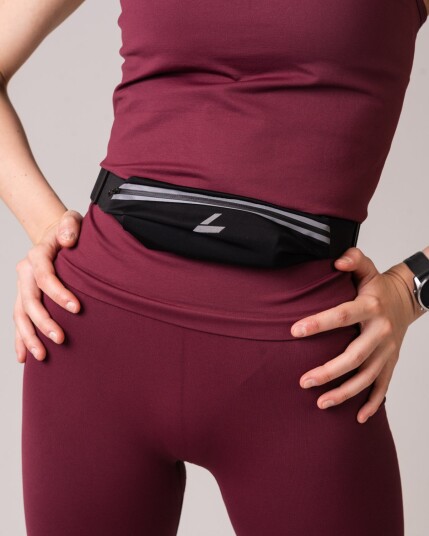 Levity Conquer Running Belt Black Reflective - One Size Levity Conquer Running Belt Black Reflective - One Size