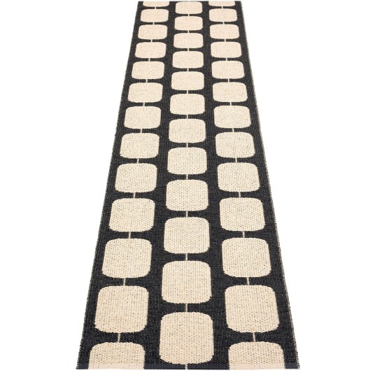 Pappelina Gulvteppe Sten 70 x 300 cm. black/cream