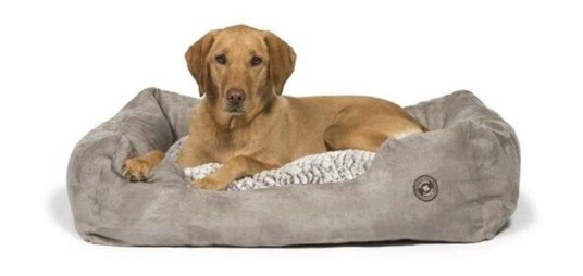 Danish Design Snuggle Bed Arctic 50x58 cm med suede og faux pels Danish Design Snuggle Bed Arctic 50x58 cm med suede og faux pels