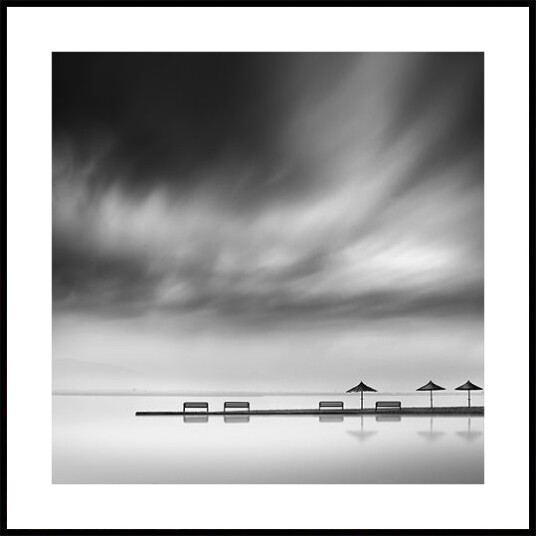 Four Benches and three umbrellas Plakat Plakat / 70x70cm