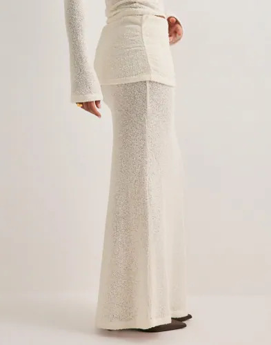 Nelly Hvit Luxe Texture Maxi Skirt