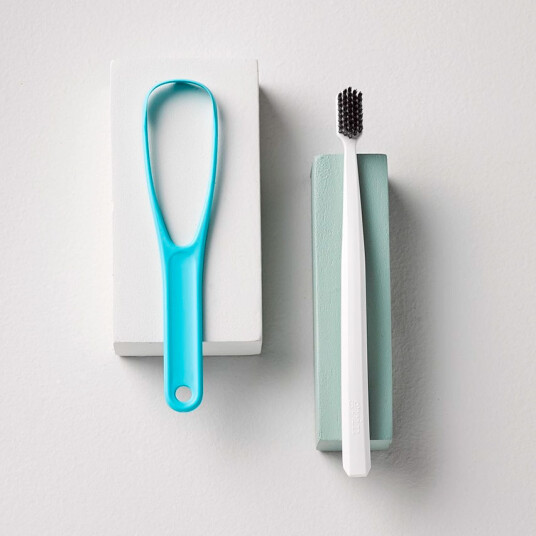 Grin Bio Tongue Cleaner & Tannbørstesett Grin Bio Tongue Cleaner & Tannbørstesett