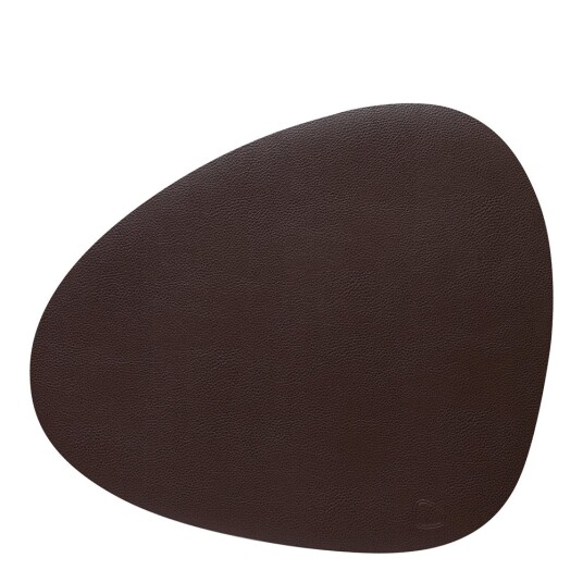 Lind DNA Leather Serene Curve bordbrikke L 37x44 cm hazel Lind DNA Leather Serene Curve bordbrikke L 37x44 cm hazel