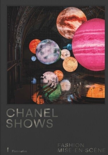 Chanel Shows: Fashion Mise en Scene