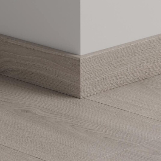 Pergo Fargetilpasset Sokkellist Grey Valley Oak