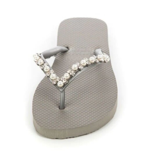 CHANCLAS by Simone Herrera Rocio