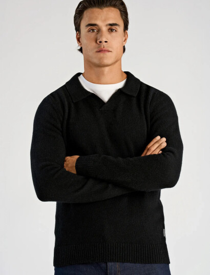 Lindbergh Lambswool L/S V-Neck Polo - Black - S Lindbergh Lambswool L/S V-Neck Polo - Black - S