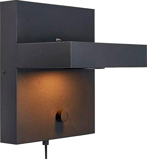 Markslöjd Kubik Vegglampe med hylle og USB 26cm 3000K