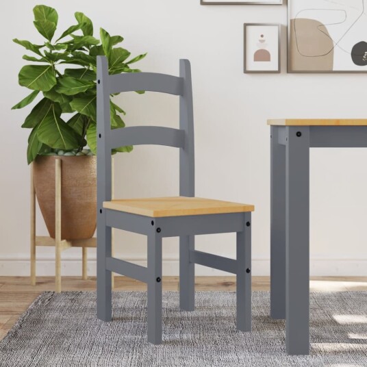 Spisestoler 2 stk grå 40x46x99 cm heltre furu