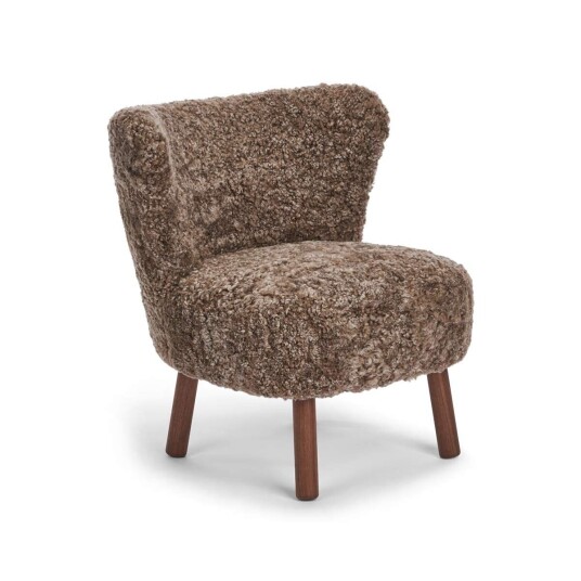Natures Collection Emily Lounge Chair Korthåret Lysebrun Valnøtt Natures Collection Emily Lounge Chair Korthåret Lysebrun Valnøtt