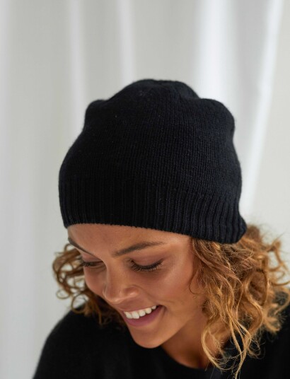 Davida Cashmere Cap Black ONE SIZE Davida Cashmere Cap Black ONE SIZE