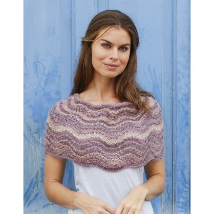  Summer Sand av DROPS Design Poncho Strikkeoppskrift One size  Summer Sand av DROPS Design Poncho Strikkeoppskrift One size