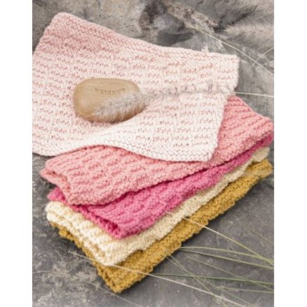 Spotless by DROPS Design Kluter Strikkeoppskrift 24x24 cm