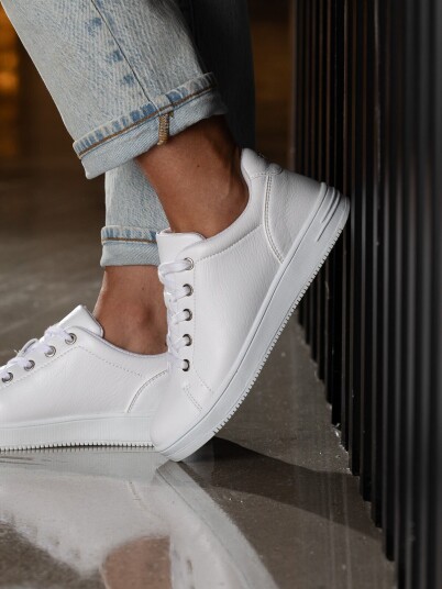 Roberto Rosso Gorbio Low White Hvit storrelse 41 female