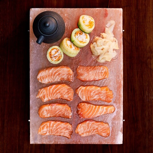 Satake Gourmetsett med gassbrenner saltstein og dressingflaske Satake Gourmetsett med gassbrenner saltstein og dressingflaske