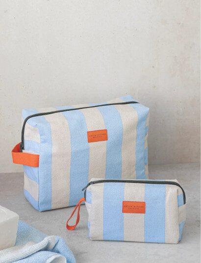 Mette Ditmer Bring It Vanity Bag Blue ONE SIZE Mette Ditmer Bring It Vanity Bag Blue ONE SIZE
