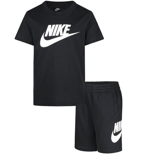 Nike Shorts Sett Shorts/T skjorte Svart Nike 5 år (110) Shorts Nike Shorts Sett Shorts/T skjorte Svart Nike 5 år (110) Shorts