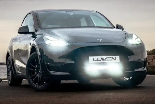 Lumen grillkit Tesla Model Y 2021 2023. 22 984 lumen. Diskret og pen montering.