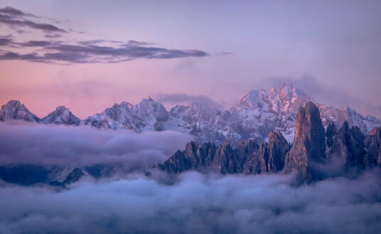 Rugged Peaks av Mikkel Beiter