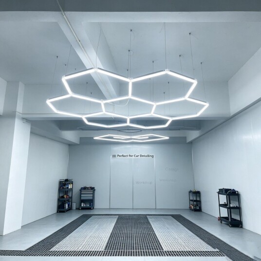 240W RA95 Hexagon LED 7 felter komplett sett Inkl. strømtilkobling Dimbar : Ikke dimbar Kulør : Kald 240W RA95 Hexagon LED 7 felter komplett sett Inkl. strømtilkobling Dimbar : Ikke dimbar Kulør : Kald