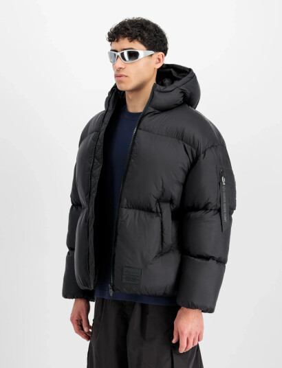 Alpha Industries Cloud Puffer Bomber - Black - L Alpha Industries Cloud Puffer Bomber - Black - L