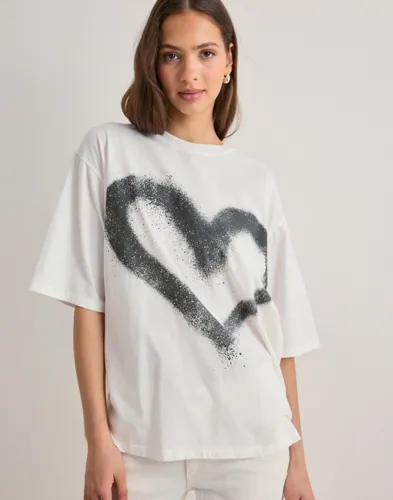 One Teaspoon   Hvit   Heart White Kobe Tee