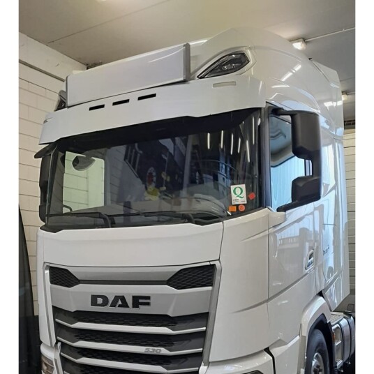 Lyskasse brakketter set NG DAF XF/XG/XG+ til Fox parts solskjerm