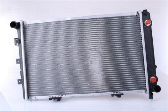 Radiator NISSENS 62670A