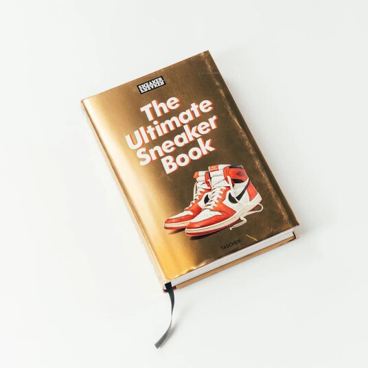 Sneaker Freaker Den Ultimate Sneakerboken av Simon Wood – Innbundet Kunst og Kultur Sneaker Freaker Den Ultimate Sneakerboken av Simon Wood – Innbundet Kunst og Kultur